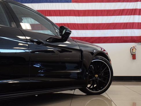 Used 2018 Porsche Panamera 4 AWD/4WD image 42
