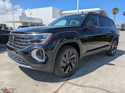 New 2026 Volkswagen Atlas SE FWD image 8