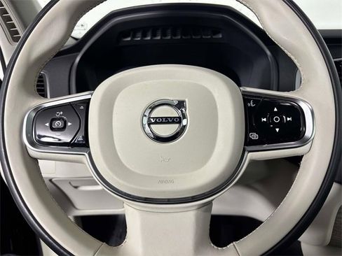 Used 2024 Volvo XC90 B6 Plus image 21
