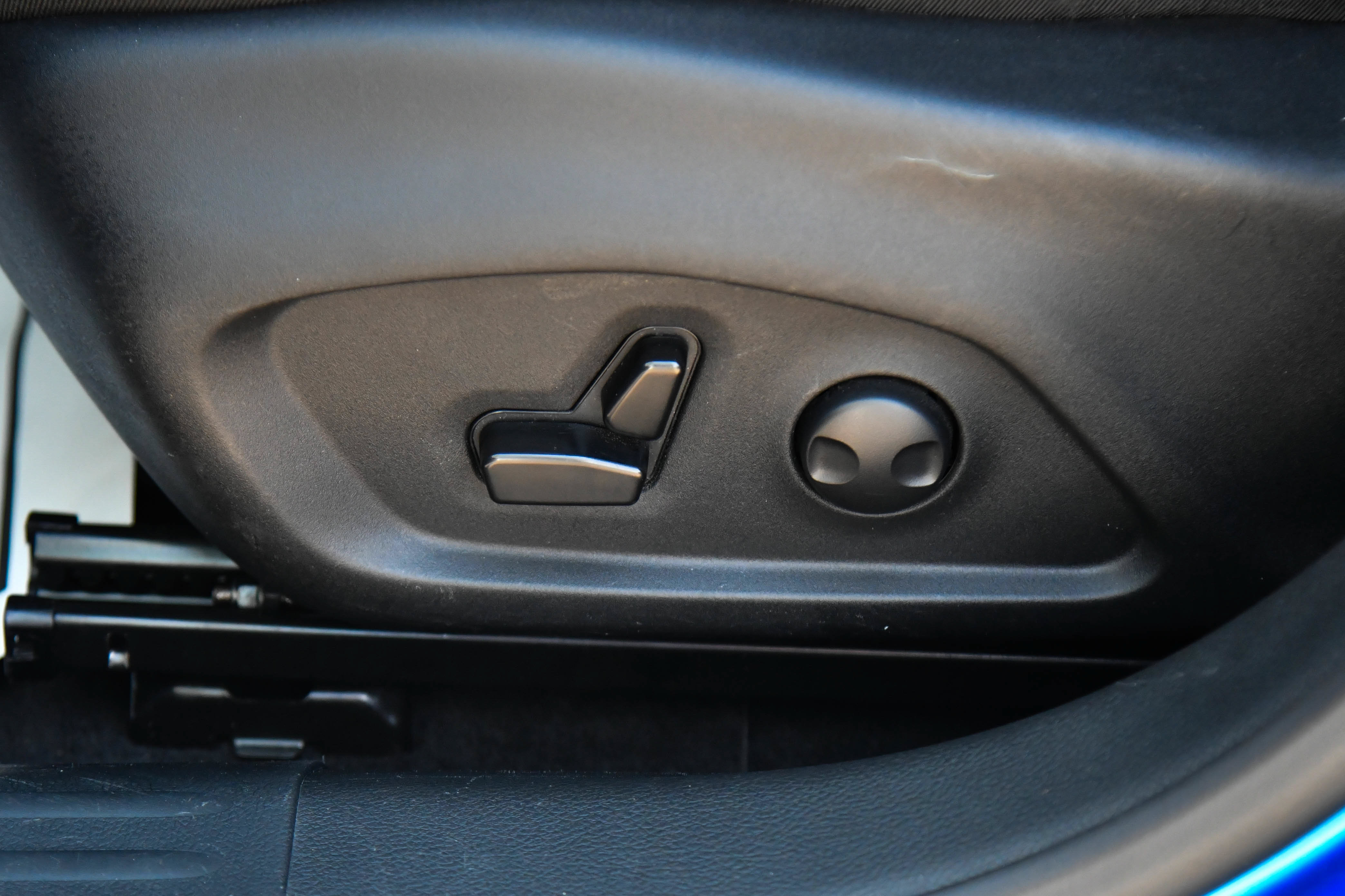 Used 2025 Jeep Compass Limited AWD/4WD image 17