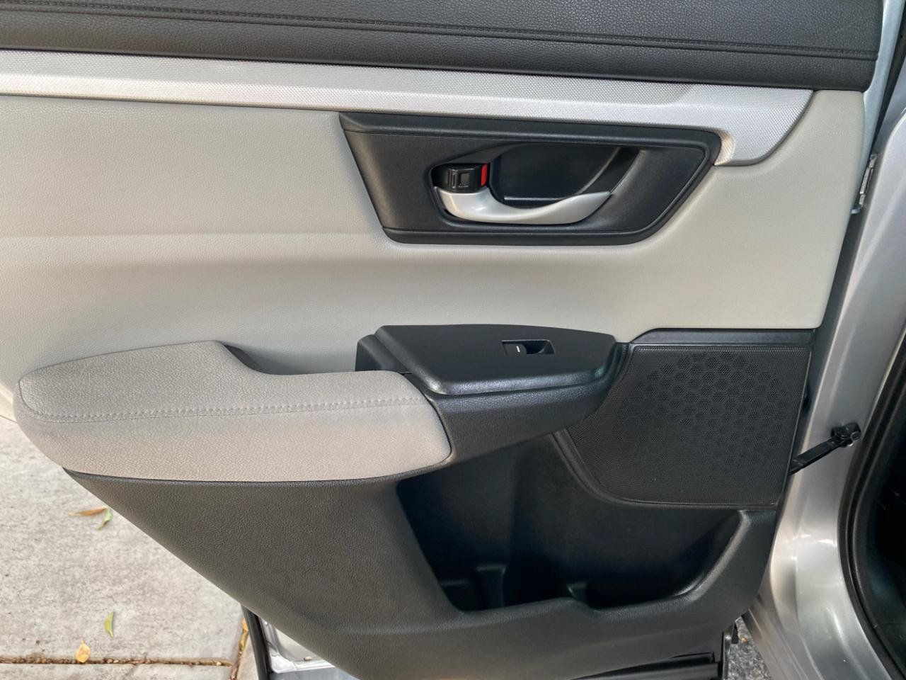 Used 2018 Honda CR-V LX image 35