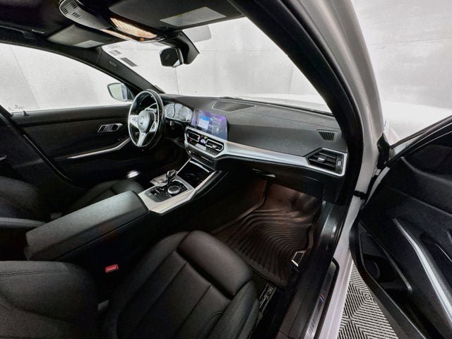 Used 2021 BMW 330i xDrive Sedan w/ M Sport Package AWD/4WD image 25