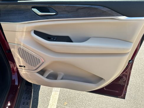 Used 2024 Jeep Grand Cherokee L Limited w/ Luxury Tech Group II image 18