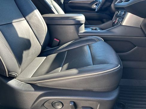 Used 2021 Chevrolet Suburban Premier w/ Premium Package image 14