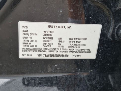 Used 2024 Tesla Model Y Long Range AWD/4WD image 30