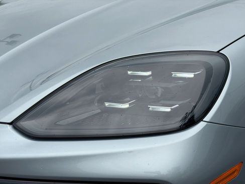 Used 2026 Porsche Cayenne E-Hybrid AWD/4WD image 9
