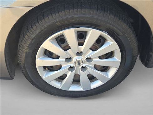 Used 2019 Nissan Sentra S FWD image 22