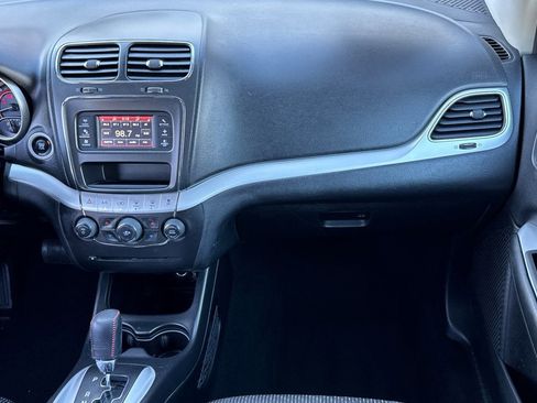 Used 2016 Dodge Journey SE w/ Flexible Seating Group image 27