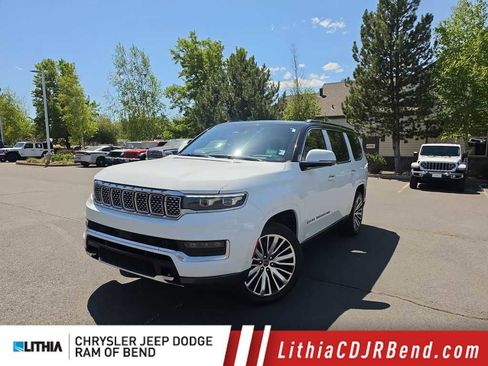 Used 2022 Jeep Grand Wagoneer Series III w/ Rear Seat Video Group 1 AWD/4WD image 1