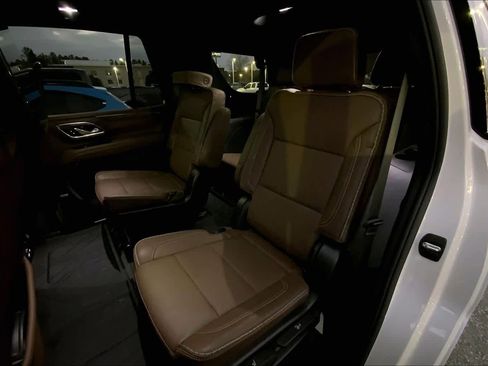 Used 2024 Chevrolet Tahoe High Country image 19