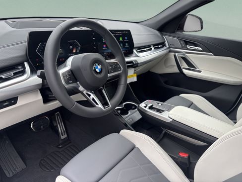 Used 2026 BMW X2 xDrive28i w/ Technology Package AWD/4WD image 11