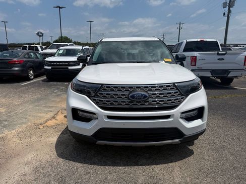 Used 2021 Ford Explorer Limited w/ Equipment Group 301A RWD image 2