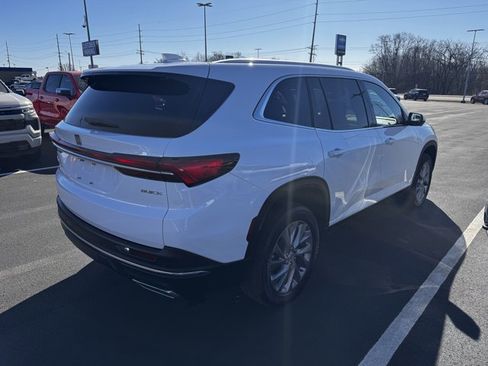 Used 2025 Buick Enclave Preferred image 2