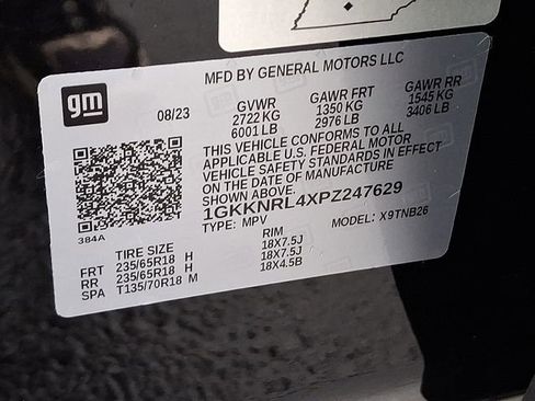 Used 2023 GMC Acadia SLE w/ Driver Convenience Package image 28