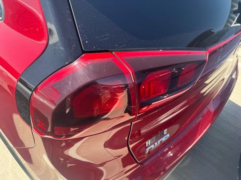 Used 2022 Kia Niro LXS FWD image 7