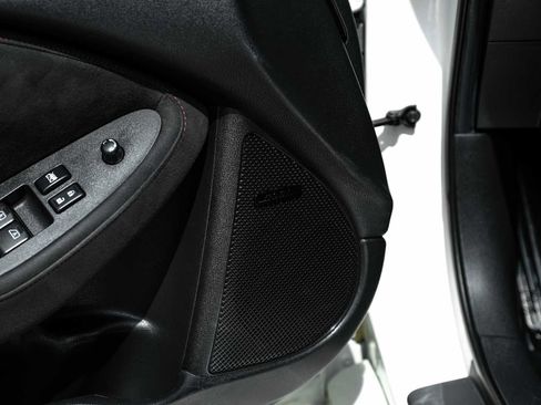 Used 2020 Nissan 370Z NISMO RWD image 46