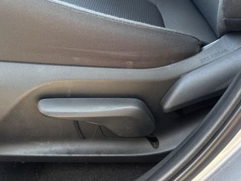 Used 2023 Toyota RAV4 LE AWD/4WD image 27