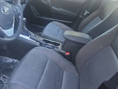 Used 2018 Toyota Corolla LE FWD image 3