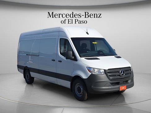 Used 2025 Mercedes-Benz Sprinter 2500 image 1