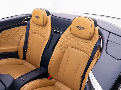 Used 2021 Bentley Continental GT AWD/4WD image 28