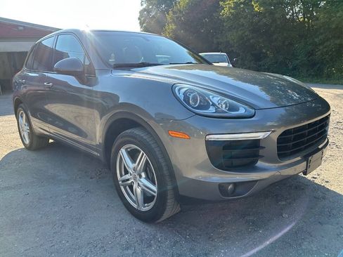 Used 2016 Porsche Cayenne AWD/4WD image 3