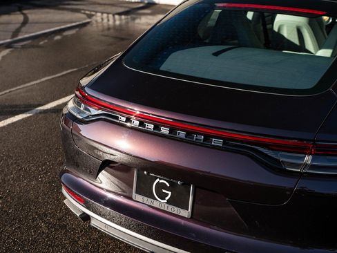 Used 2021 Porsche Panamera image 12