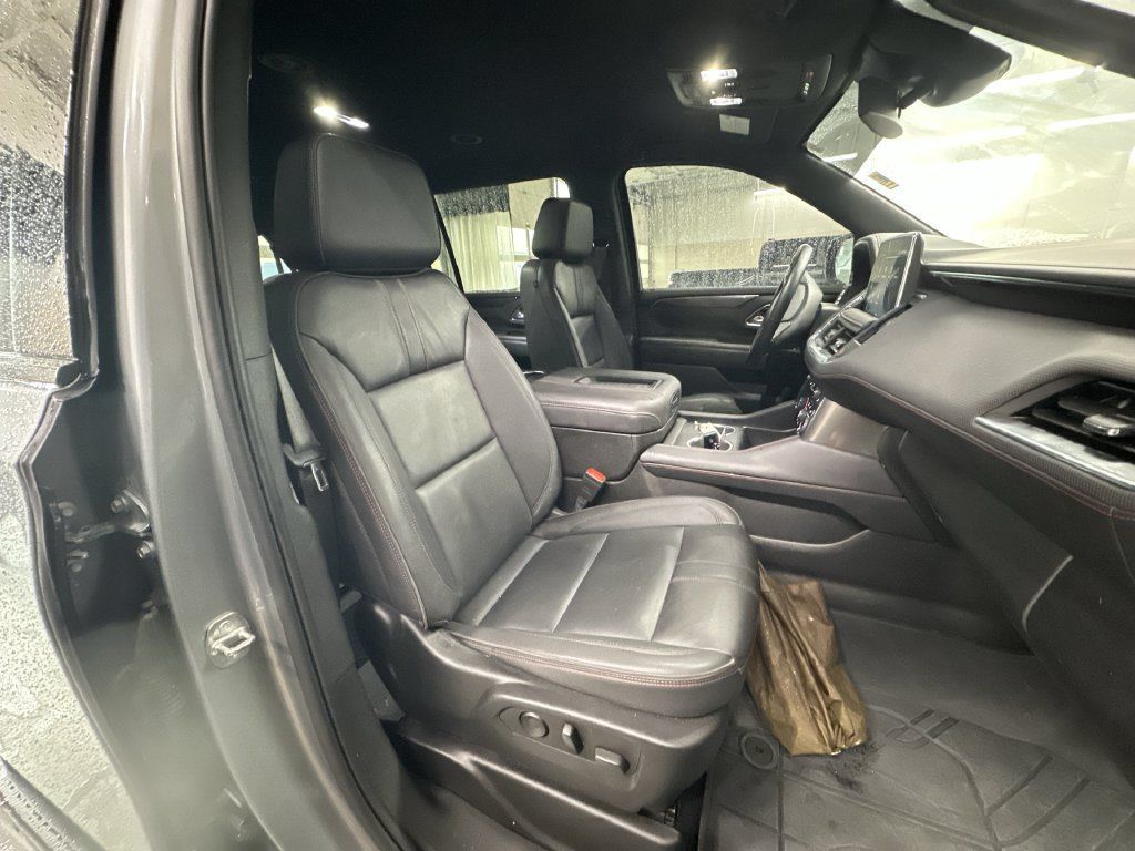 Certified 2024 Chevrolet Suburban RST w/ Luxury Package AWD/4WD image 28