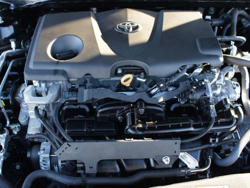 Used 2023 Toyota Camry XSE image 28