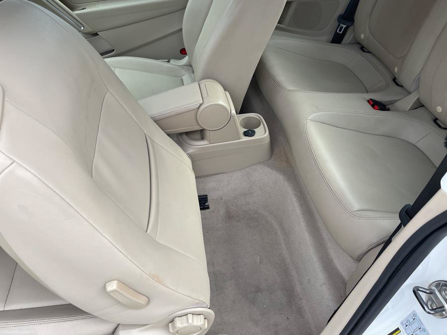 Used 2013 Volkswagen Beetle TDI FWD image 29