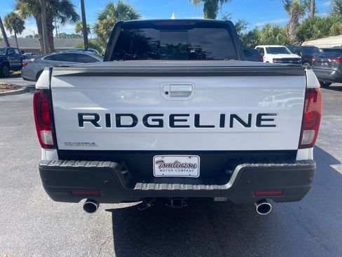 Used 2025 Honda Ridgeline Black Edition image 4