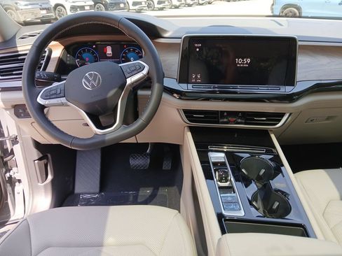 New 2026 Volkswagen Atlas SE FWD image 13