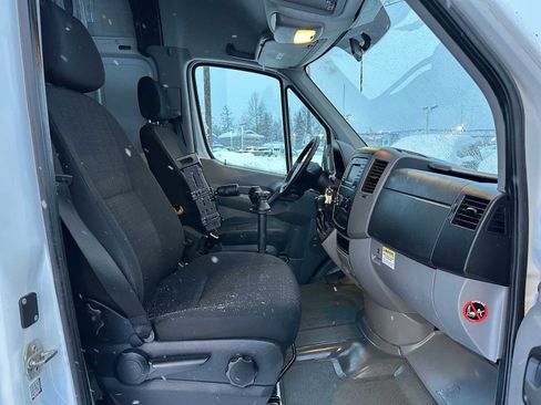 Used 2015 Freightliner Sprinter 2500 image 10
