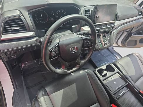 Used 2025 Honda Odyssey EX-L image 16
