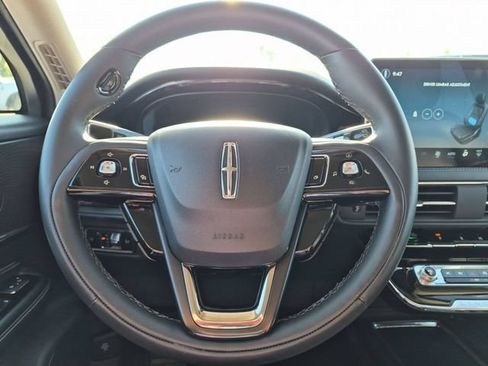 Used 2023 Lincoln Corsair FWD image 18