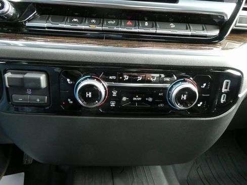 Certified 2024 GMC Sierra 1500 Elevation image 25