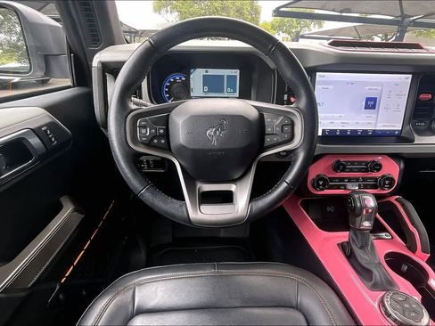 Used 2023 Ford Bronco Badlands image 6