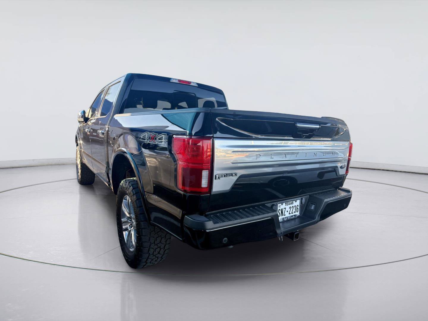 Used 2019 Ford F150 Platinum AWD/4WD image 3