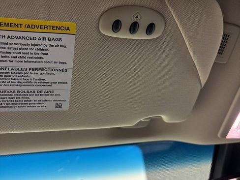 Used 2019 Lincoln MKT AWD image 15