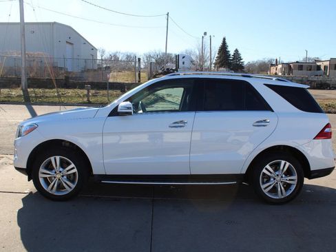 Used 2015 Mercedes-Benz ML 250 BlueTEC 4MATIC image 3