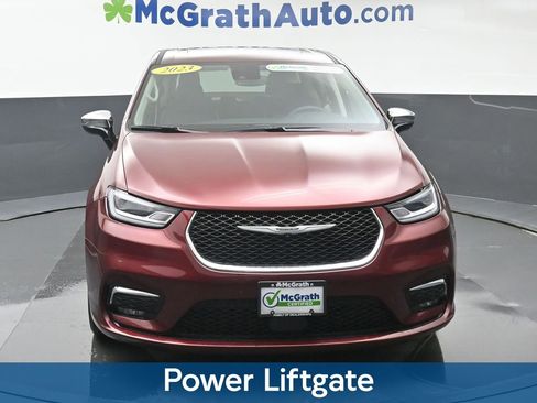 Used 2023 Chrysler Pacifica Limited FWD image 5