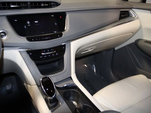 Used 2019 Cadillac XT5 Luxury image 44