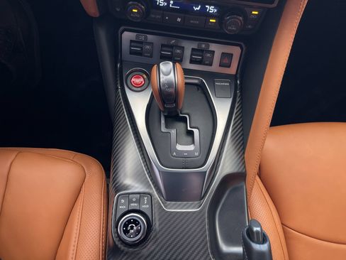 Used 2018 Nissan GT-R Premium w/ Premium Interior Package AWD/4WD image 21
