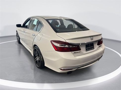 Used 2017 Honda Accord Sport Special Edition image 6