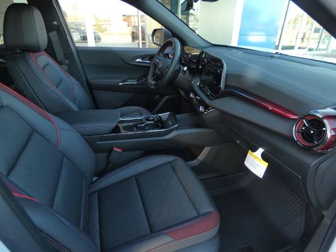New 2026 Chevrolet Equinox RS w/ Convenience Package III AWD/4WD image 17
