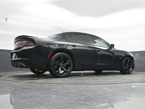 Used 2018 Dodge Charger R/T image 43