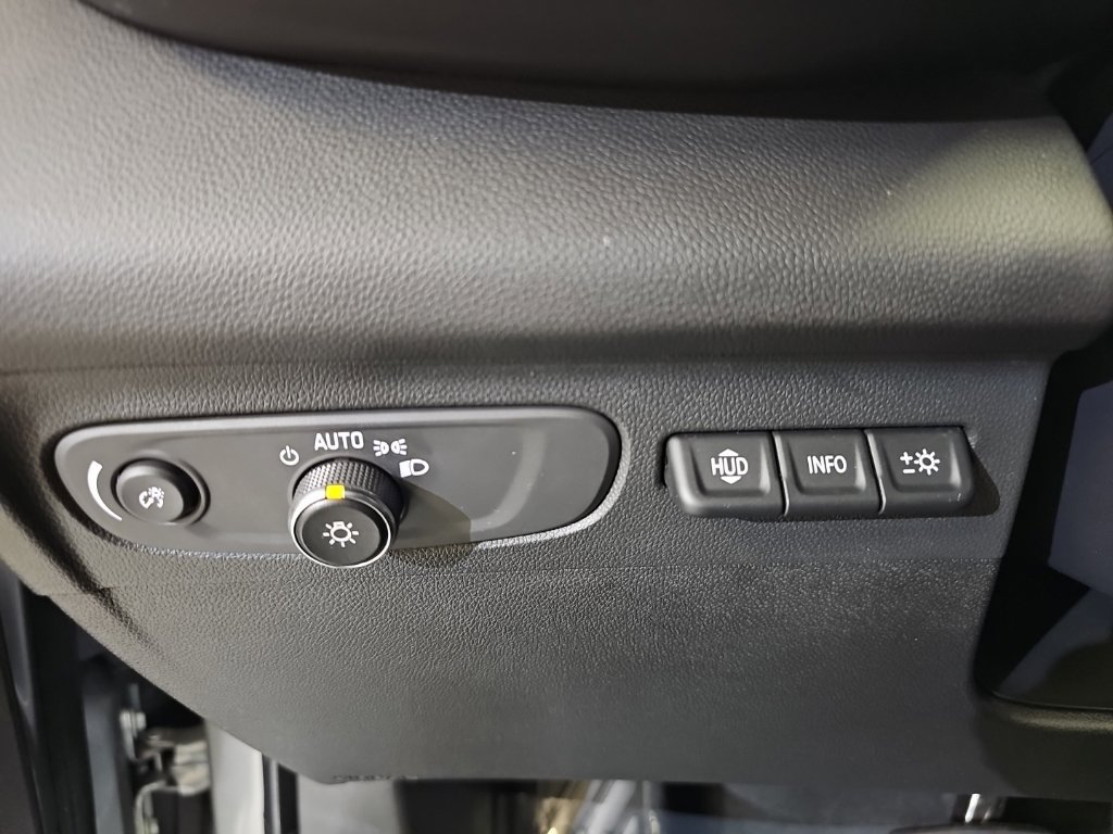 Used 2023 Buick Envision Avenir AWD/4WD image 24