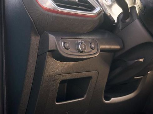 Used 2022 Chevrolet TrailBlazer RS w/ Technology Package FWD image 14