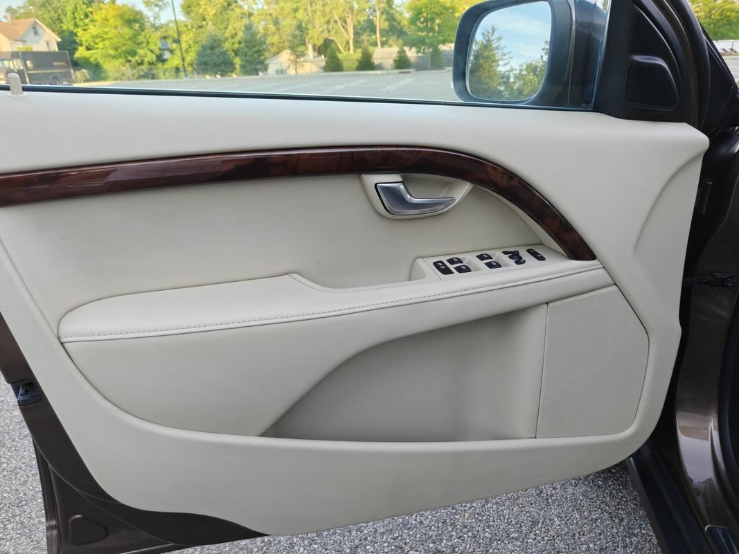 Used 2013 Volvo XC70 T6 AWD/4WD image 13