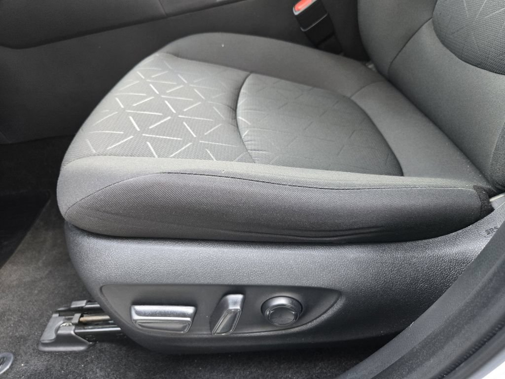 Used 2024 Toyota RAV4 XLE FWD image 19