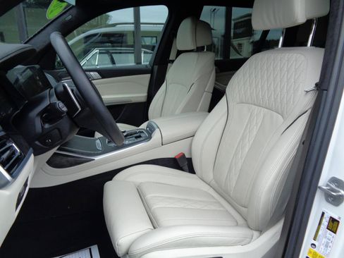Used 2022 BMW X7 xDrive40i w/ Executive Package AWD/4WD image 7